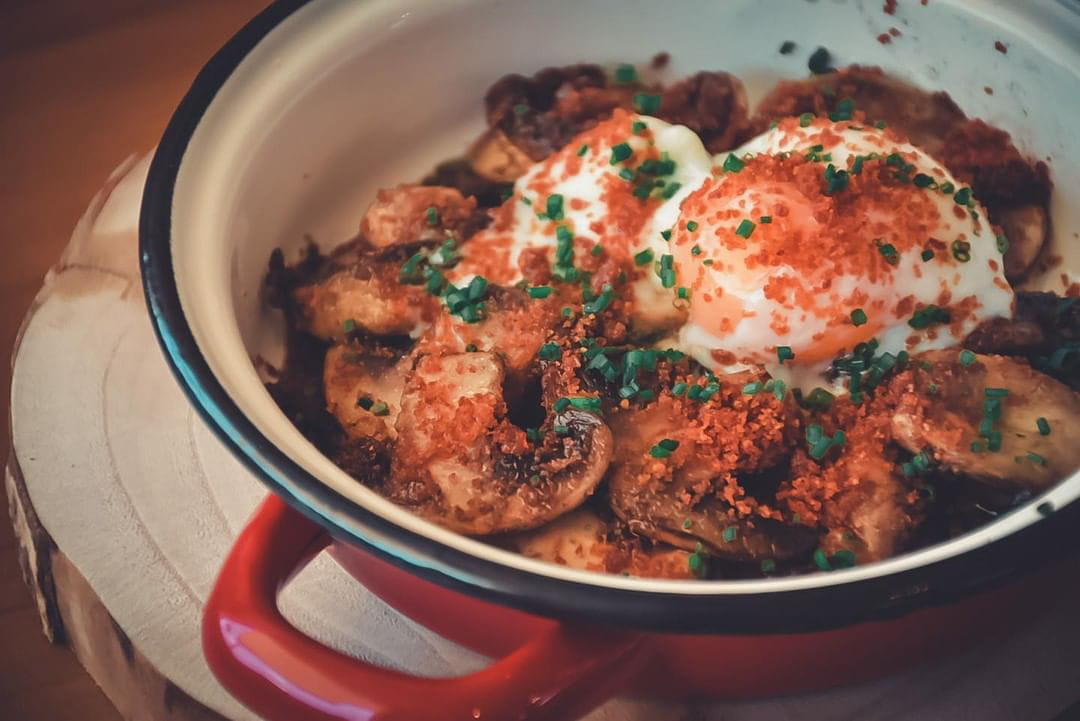 Bar La Picaeta: tapas, cachopo y brasas en Valencia