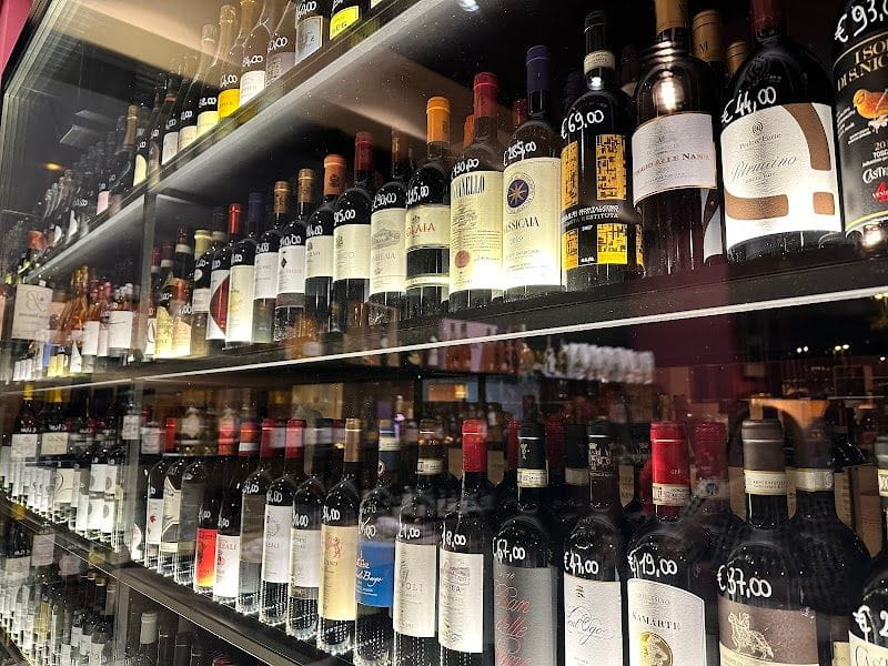 Tintorera Wine Restaurant