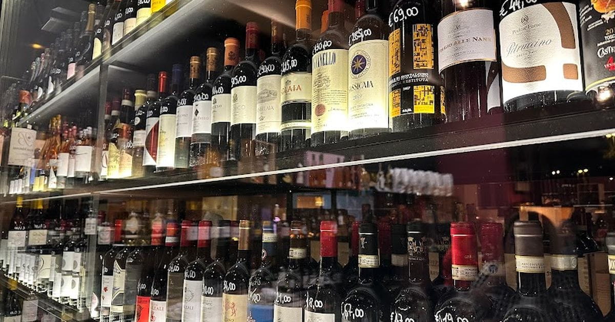 Tintorera Wine Restaurant