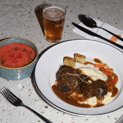JICA: Cocina de Brasas, Buen Rollo y Tapas en Madrid